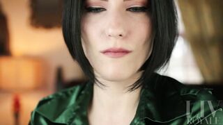 Liv Royale - Foot Worship In Seamed Stockings