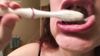 Leena Mae - Close Up Toothbrushing