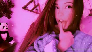 Belle Delphine   08 07 2020 Use Me (1)