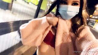 Belle Delphine   11 09 2020 In Public (14)