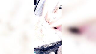 Belle Delphine   31 10 2020 Food and Balloons (32)