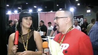 LJFOREPLAY - Spic N Spanish Interview Exxxotica 2017