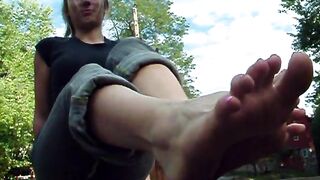 Carmen feet clip 1