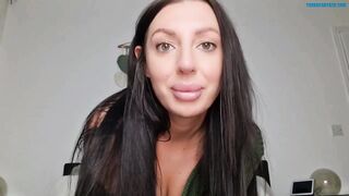 Tattooed Temptress - Sister Knows About Mommy Fetish