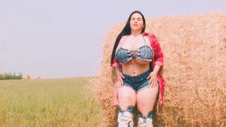 Korina Kova - Cowgirl & Ranch Hand