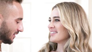 [4K] Ella Reese | PoolSide Facial SexTape
