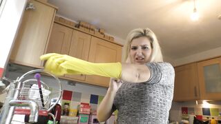 Bad Dolly - I Hate Washing Up