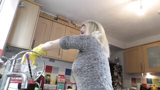 Bad Dolly - I Hate Washing Up