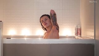 Miss Nova - Bathtime With Daddy