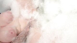 harmonyreigns - Bubble Bath Fun