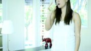 Alyssa Reece - She Hulk Cant Be Stopped Special Effects