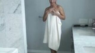 Alyssa Reece - Little Sister Fresh Out Of Shower JOI